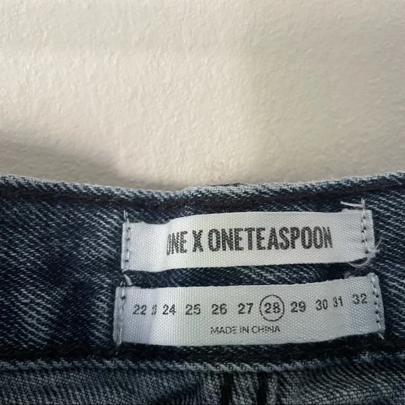 One Teaspoon Bandits Distressed Denim Shorts - Picture 3 of 7